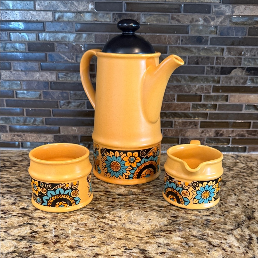 Sadler Coffee/ Tea pot with cream, sugar. Retro Floral in Yellow and Blue floral